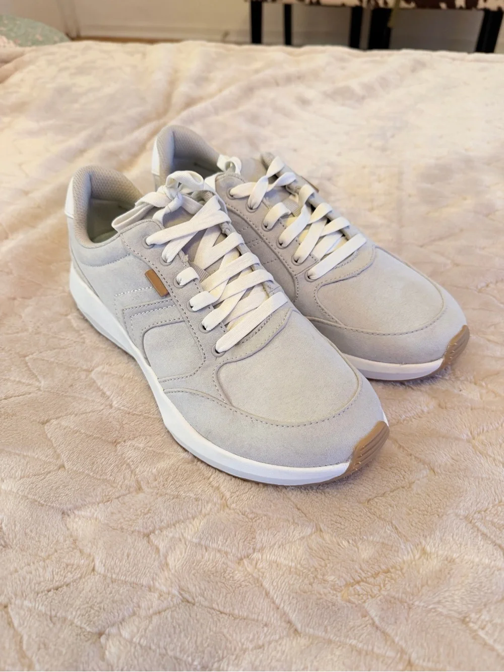 Dr. Scholl's Woman’s Light Gray Suede Sneakers with White Laces